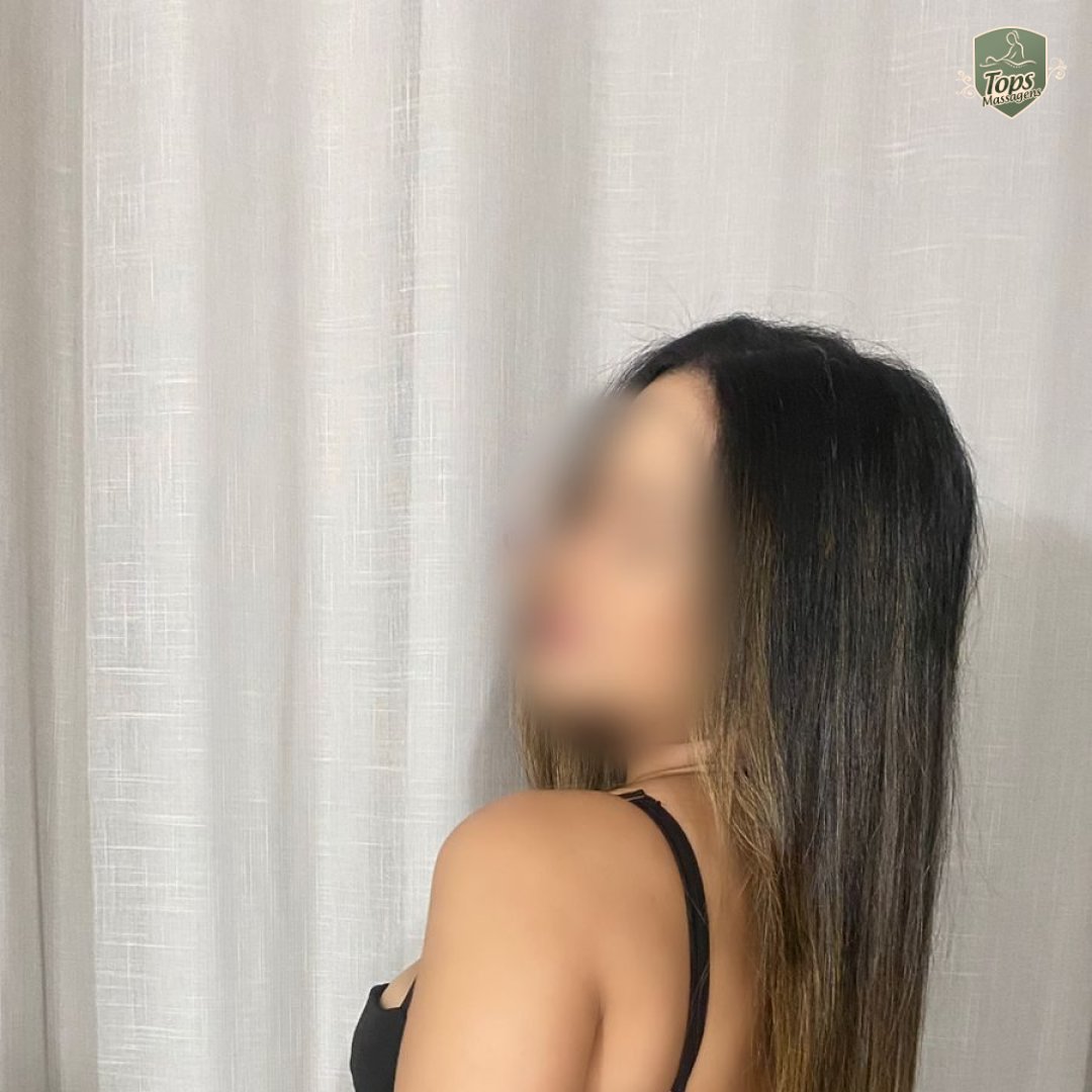 Lara Ferraz Massoterapeuta