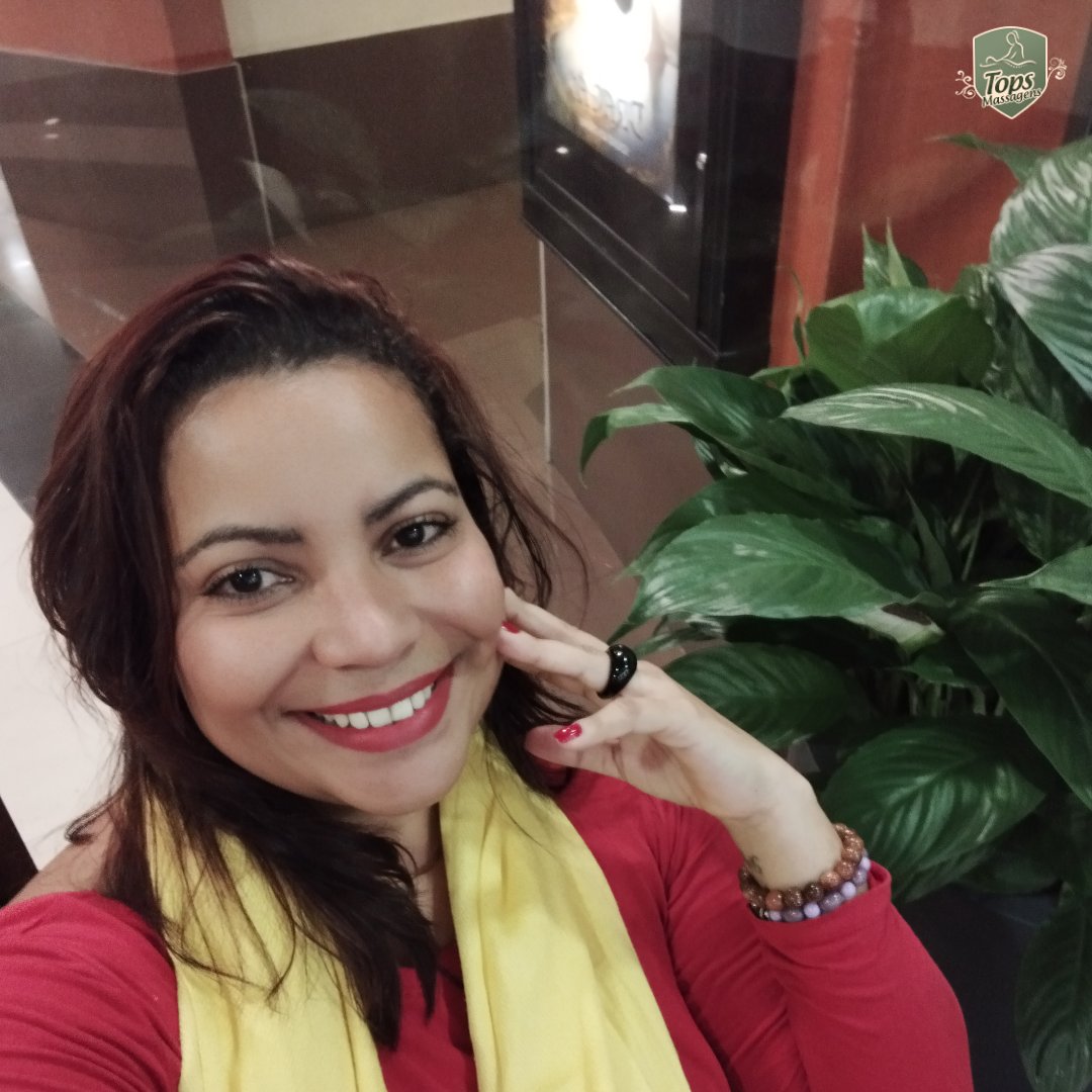 A melhor massoterapeuta de SP cuidando de você.