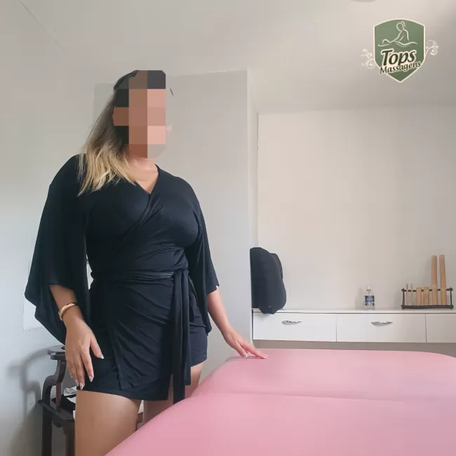 Lara Massagista Tântrica - Massagem Sensual em Cuiabá - MT Lara Massagista Tântrica - Massagem Sensual em Cuiabá - MT