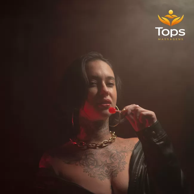 Renata Lobo - Massagista Sensual  em Salvador - BA - Tops Massagens