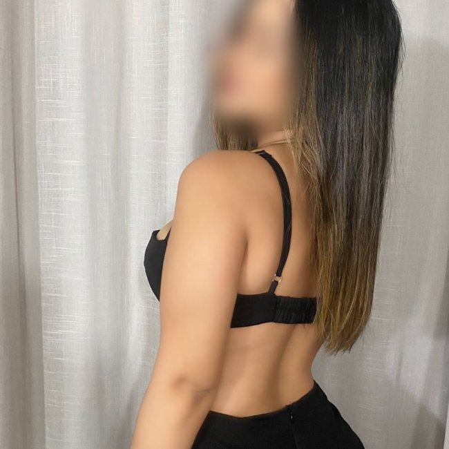 Lara Ferraz Massoterapeuta